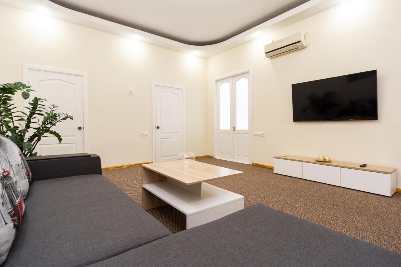 Apartment Center Of オデッサ エクステリア 写真